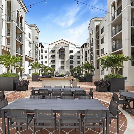 Dharma Home Suites Coral Gables At Gables Grand Plaza Miami Eksteriør billede