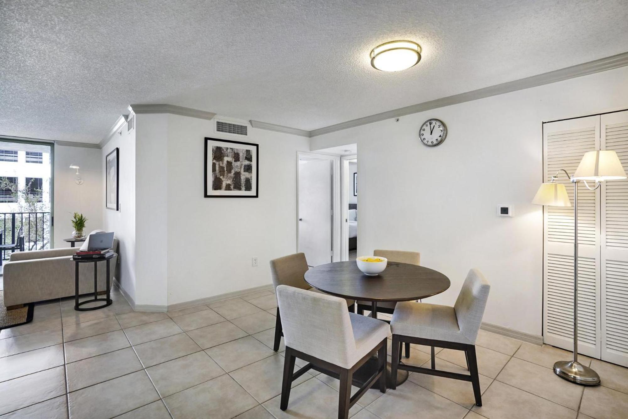 Dharma Home Suites Coral Gables At Gables Grand Plaza Miami Værelse billede