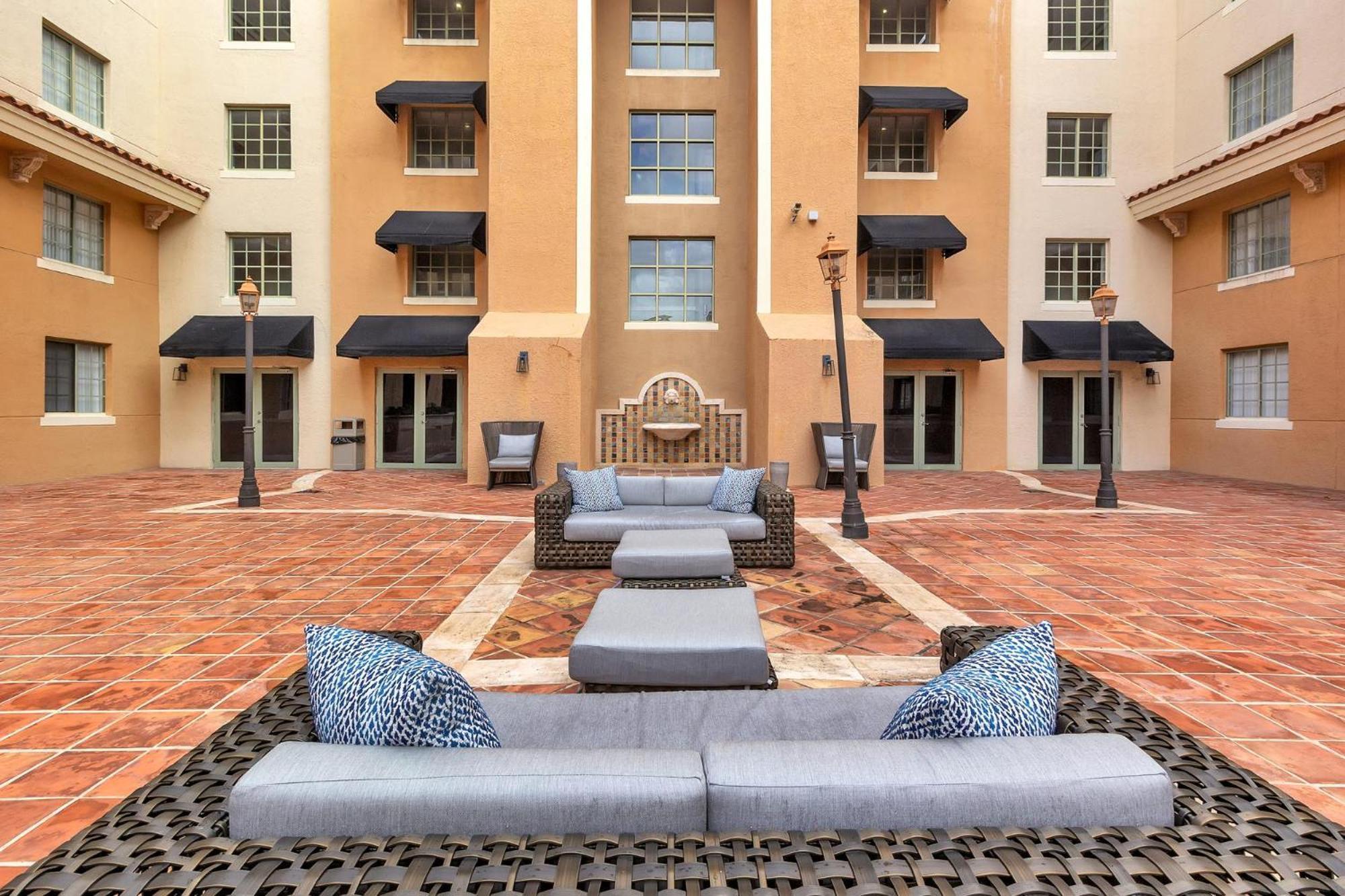 Dharma Home Suites Coral Gables At Gables Grand Plaza Miami Værelse billede